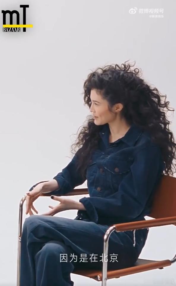 何穗会为了儿子不想出差 因为舍不得宝宝，目前不会在外地过夜或者出差。当妈妈真的很