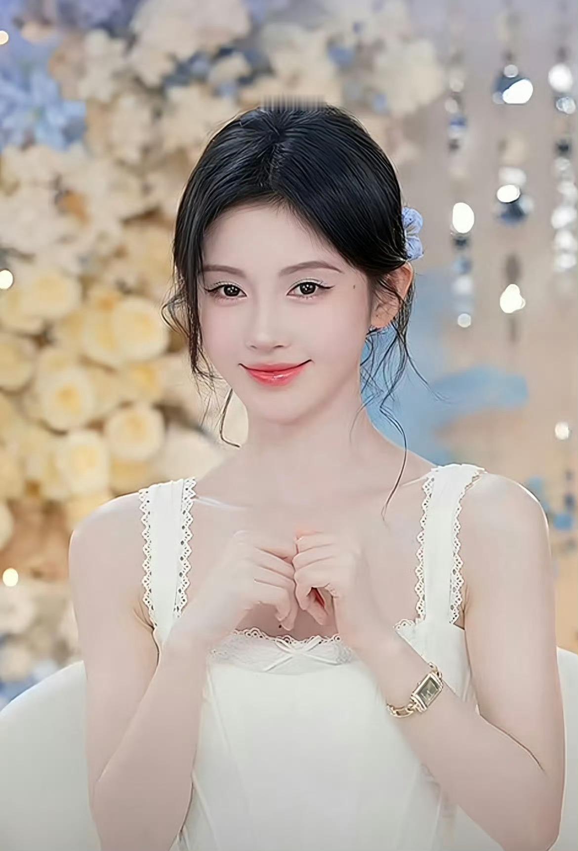 看今天的美女直播，养眼儿生图鞠婧祎 陈都灵 周也 ​​​