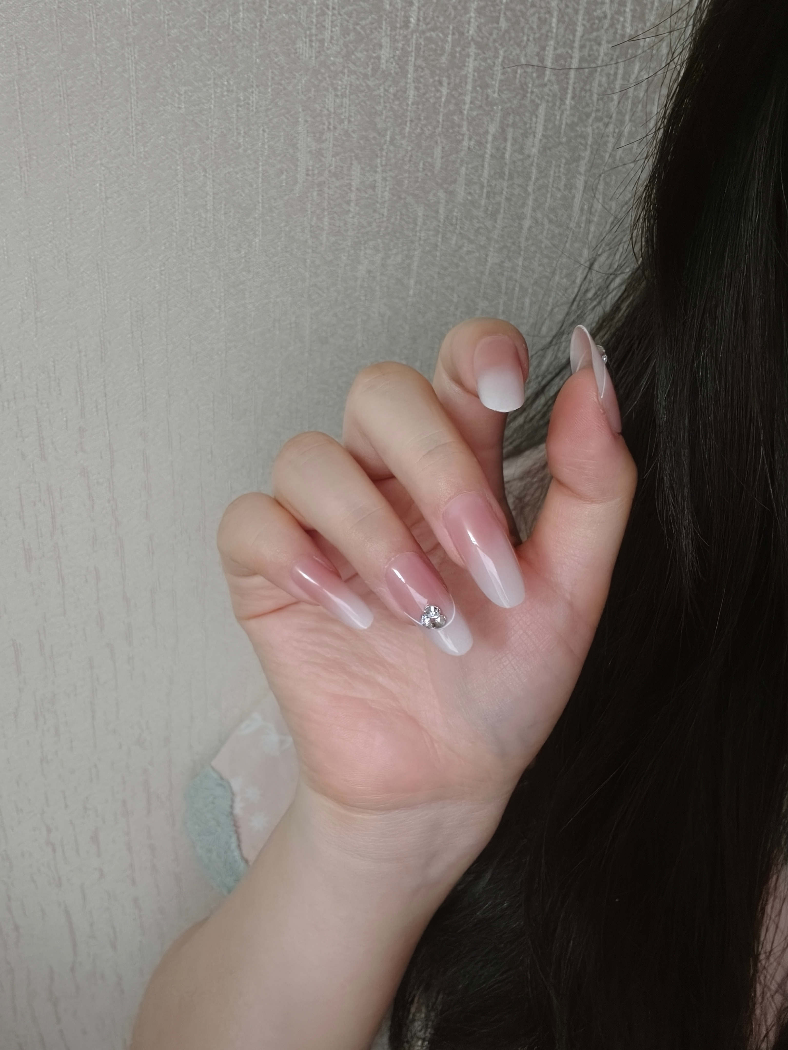 最近戴的穿戴甲几乎全是粉色系