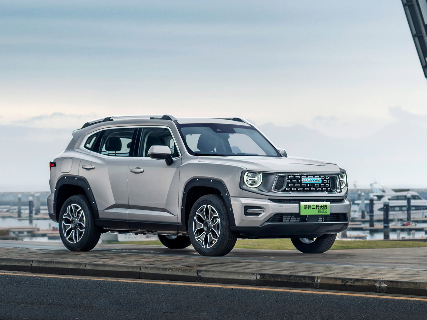 在高速、盘山公路上开了下哈弗二代大狗phev，感觉这车还真挺不错。二狗的外观设计