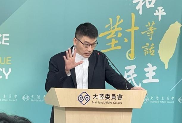 日前，台“陆委会副主委”梁文杰发表声明，针对大陆公布新版《出境入境管理规定》，将