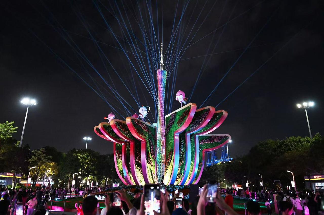 全运会场内外超燃镜头！

太炸裂了！小蛮腰外全场人尖叫，拿着手机记录这非凡一刻！