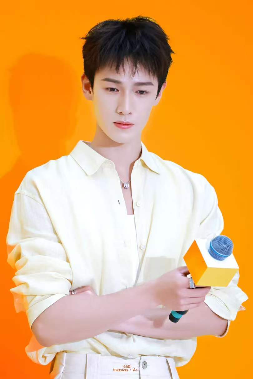 站姐团建发的李昀锐各家站姐镜头下的李昀锐各家站姐镜头下的李昀锐 都好好看啊 