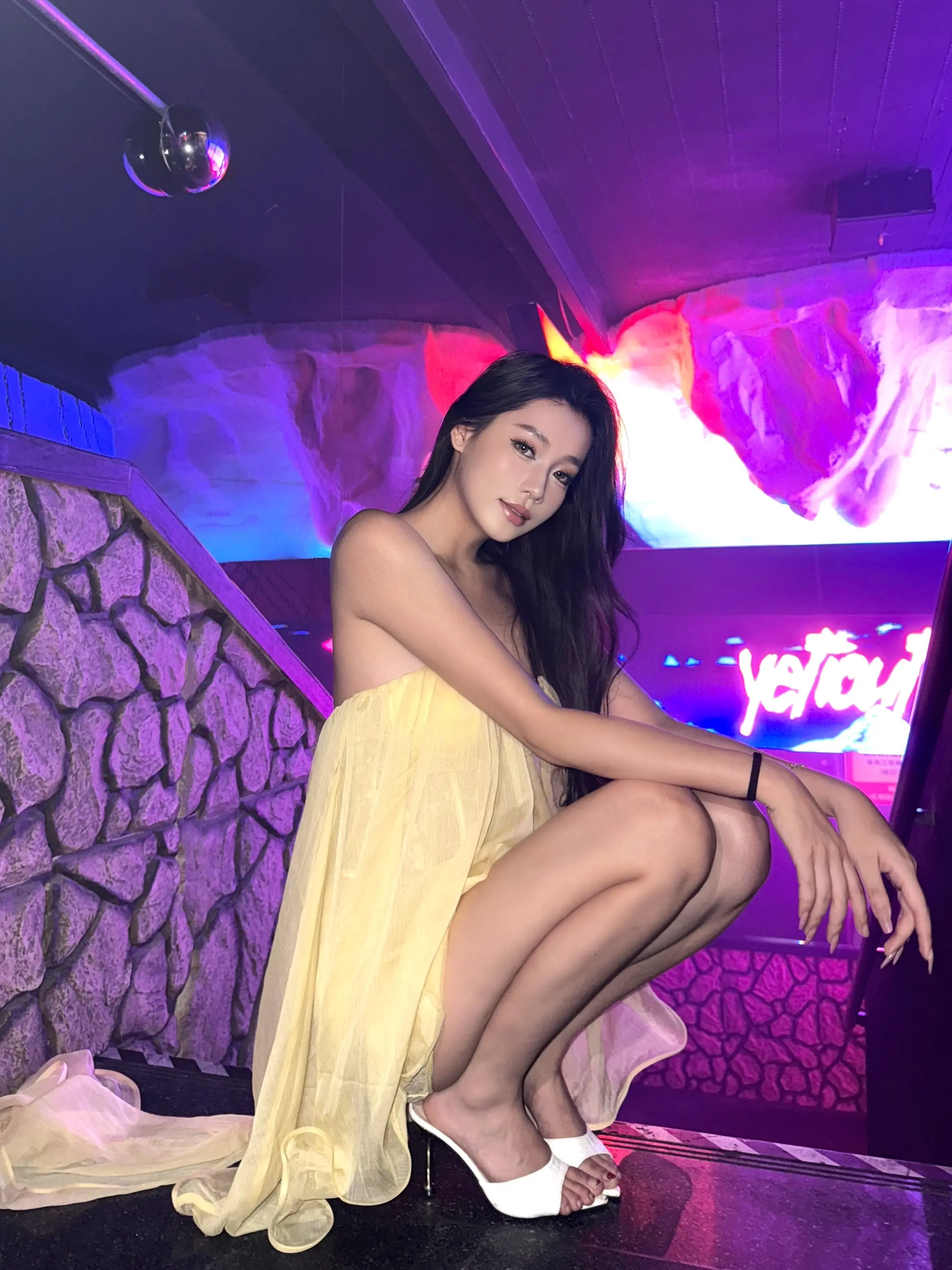 讨厌我的去死 我讨厌的更是别活。成都酒吧