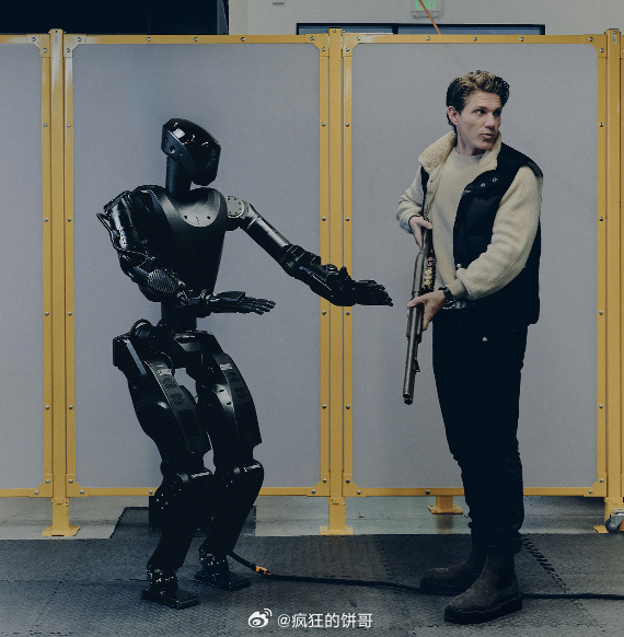 俄乌战场惊现持枪人形机器人 啊！AI士兵这么快就要崛起了？幻影 MK-1 型人形