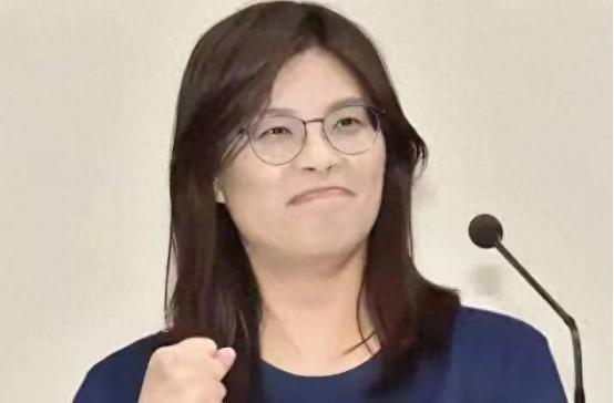 郑丽文：参选党主席的1320万经费已经准备好
 
国民党主席选举最近闹得挺热闹，
