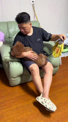 这不比不知道，一比吓一跳。
为了能过上舒心惬意的生活，整天起早贪黑，披星戴月。到