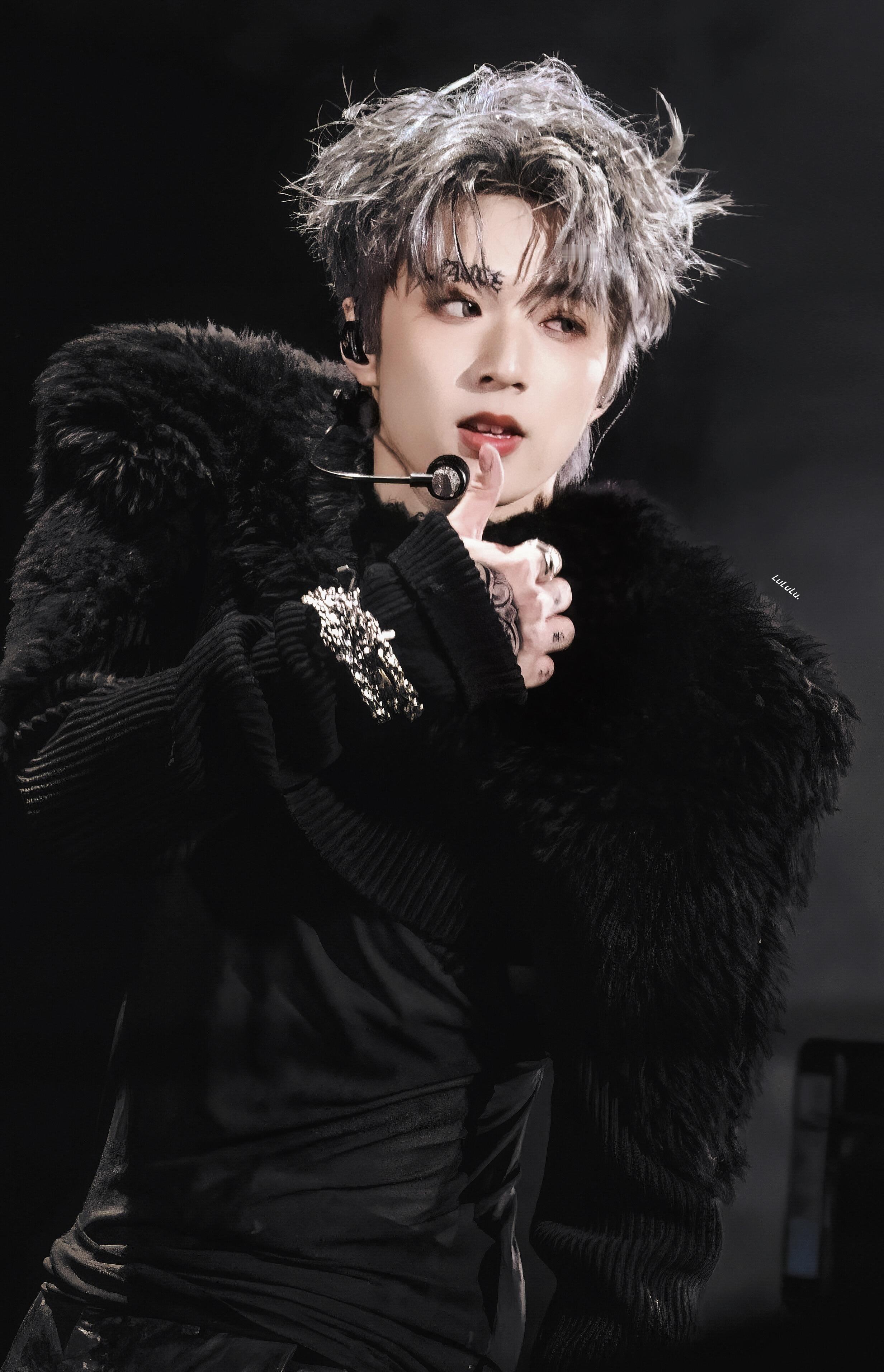 刘耀文流口水 AI生成AI技术不该成为伤害他人的工具，共同守护清朗网络空间。 时