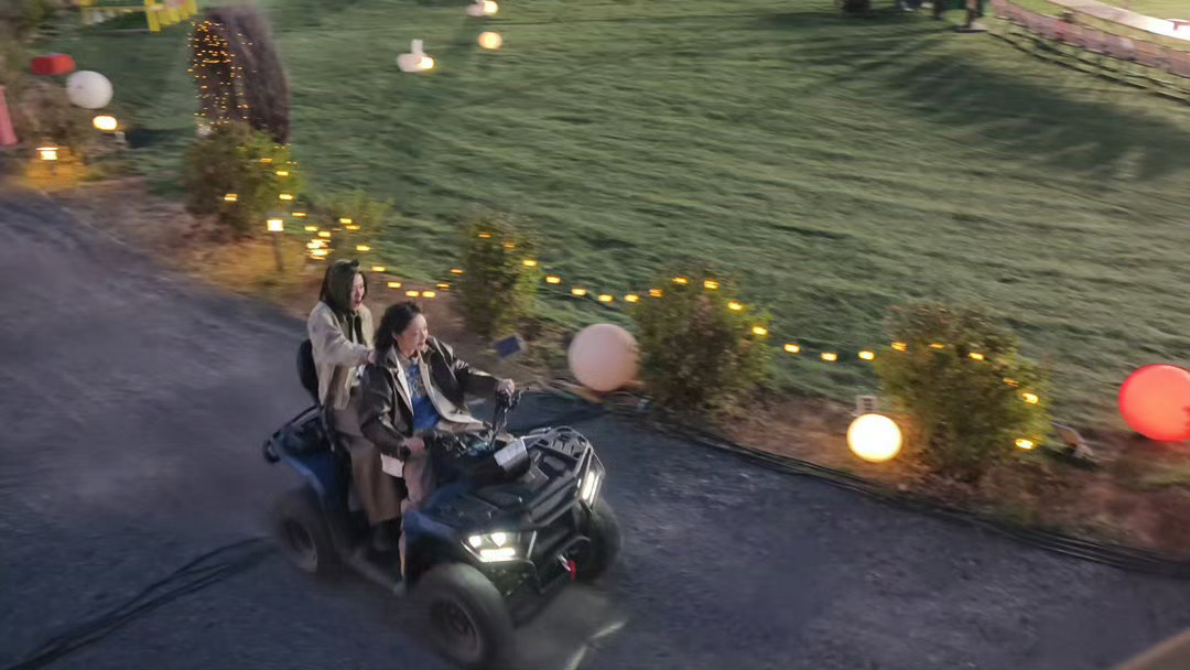 想坐希林娜依高的越野后座希林娜依高  姐姐车技六到飞起！希林娜依·高开越野驰骋录