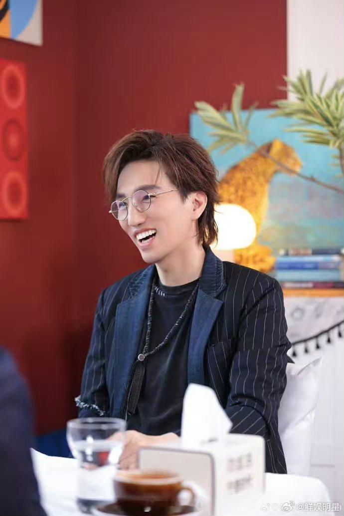 林志炫是歌手留下最多单曲的人他浓墨重彩得在自己喜欢的节目留下了很多很多耳熟能详的