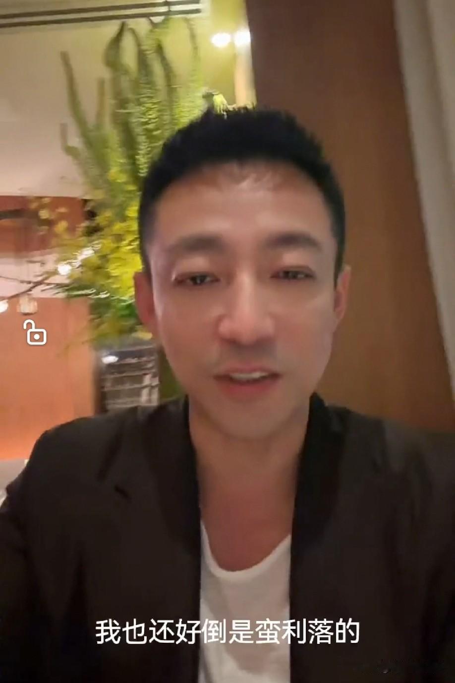 汪小菲带女儿小玥儿香港吃漂亮饭，这一顿饭下来应该不便宜，份量很少，很精美，汪小菲