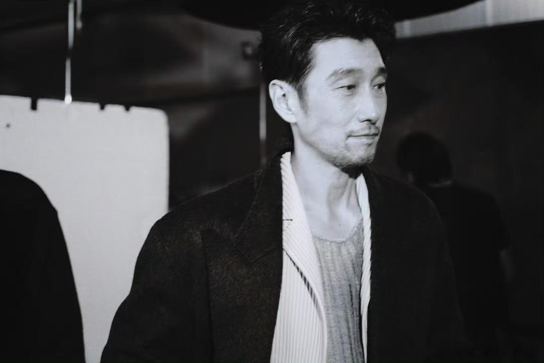 满江这几句忍不住多听几遍满江这几句神了 每次公演舞台都稳稳的，满江这几句《默》唱