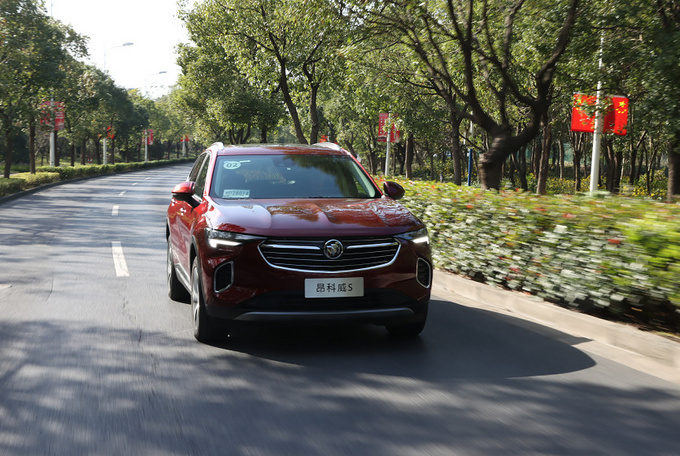 绝大多数人选车，习惯对着配置参数反复对比，却忽略了试驾才是检验车辆好坏最直接的方