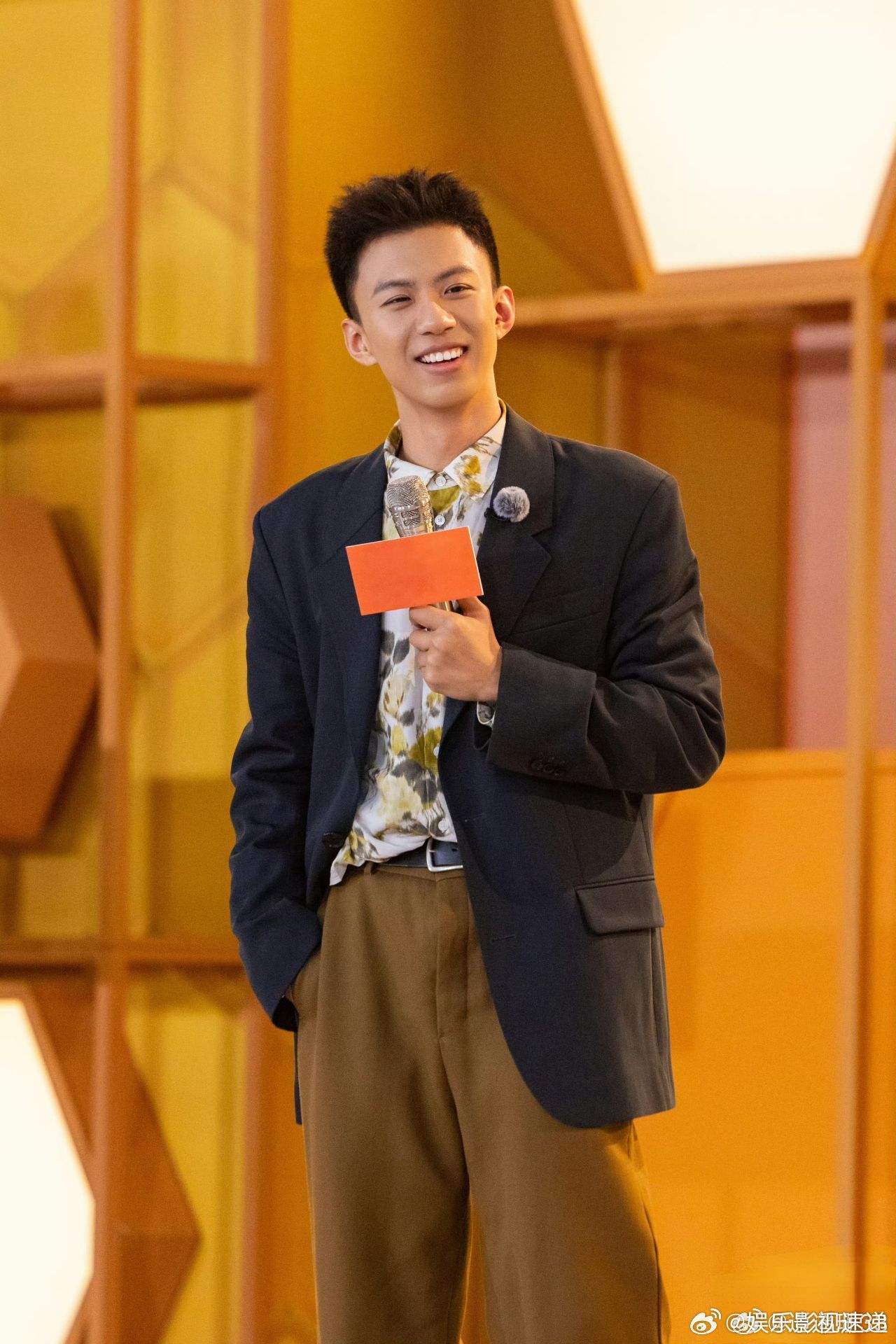 汪铎穆祉丞当面蛐蛐付航周五晚高疯 小穆那个退后一步的动作绝了，内心os写满了不关