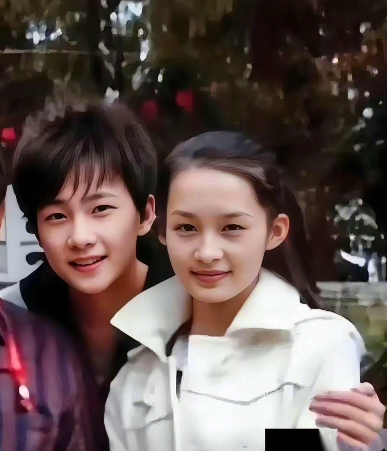 杨洋李沁谈了五年这热搜挂了一天了，再挂下去，梦女粉一吃醋，就要去杨洋微博闹了吧 