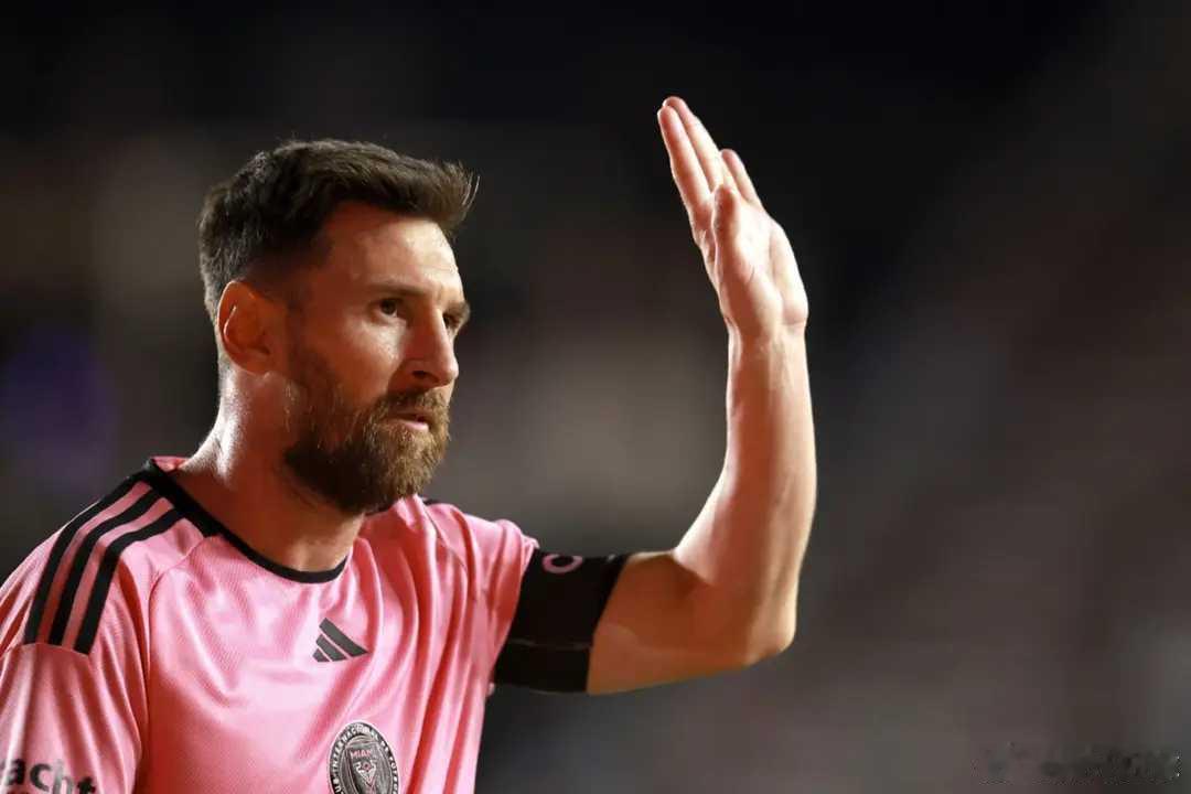 尤文小将：我最欣赏的球员是梅西！我喜欢梅西！2月18日。有尤文小将凯南·耶尔德兹