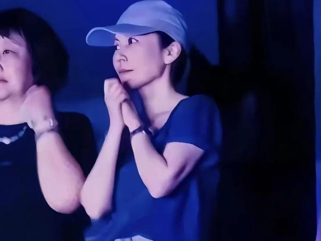 谢霆锋鸟巢举行演唱会，俞飞鸿抢张柏芝王菲风头，回眸一笑好温柔
谢霆锋鸟巢开唱那天