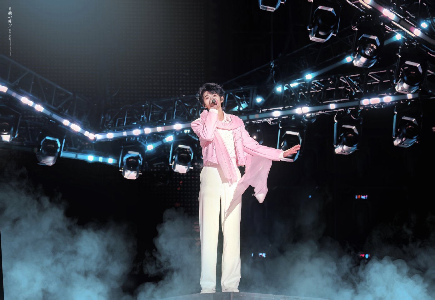 穆祉丞 个代首个代言即为国民大牌巴黎欧莱雅青春代言人，无考察期，是对穆祉丞本人流