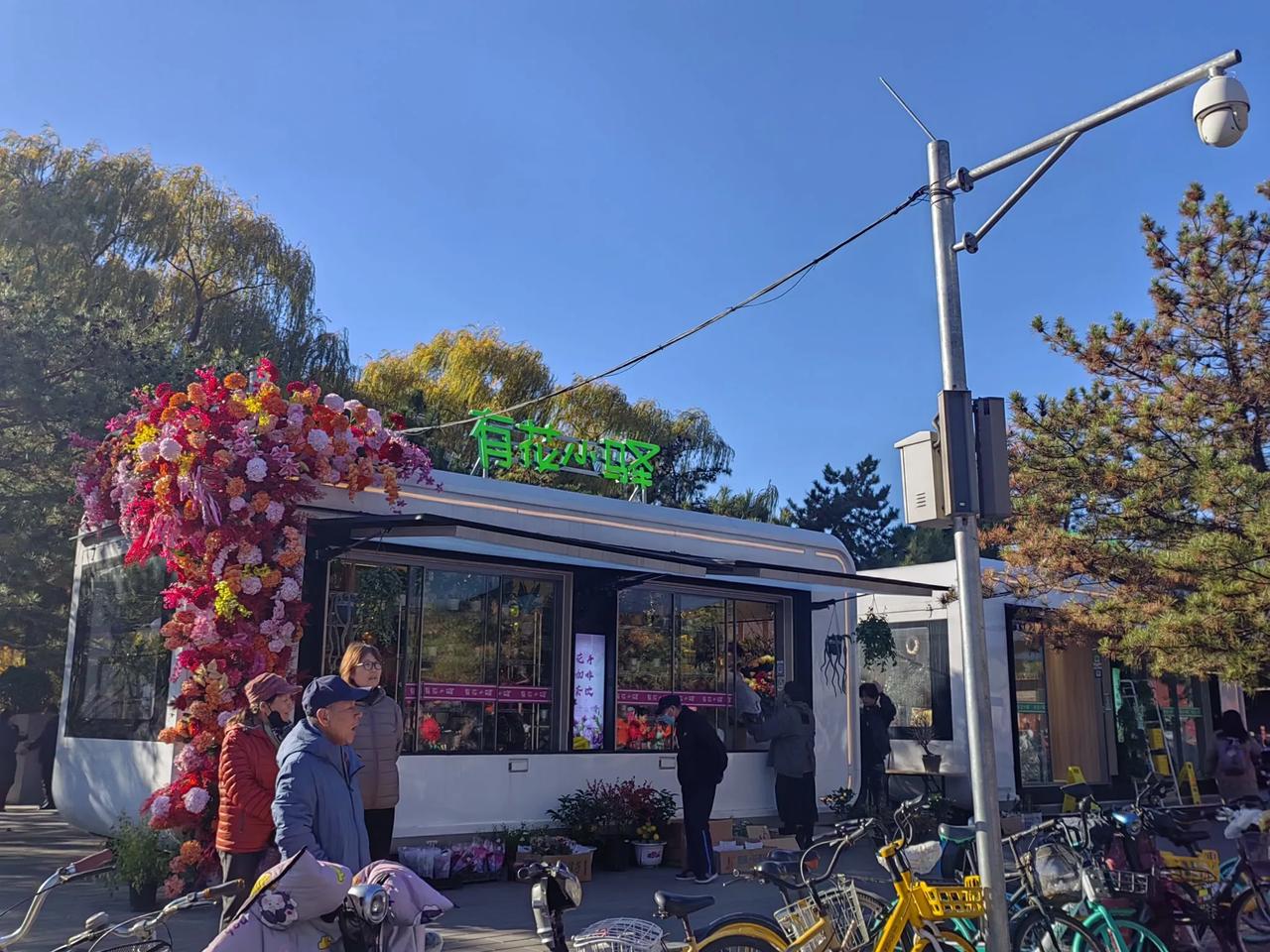 北京作为六朝古都，其城市建制最具规模也非常规整，比如故宫、比如中轴线、比如著名的