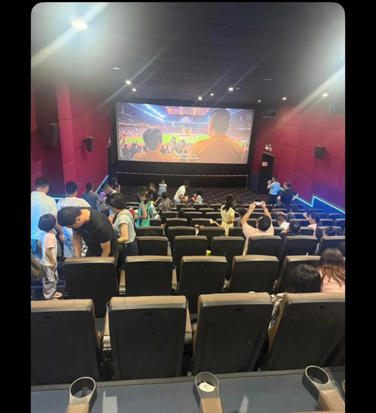 生活就是生活，各有千秋，活法的定义只在自己本身，别人无权干涉，每个人都是独一无二