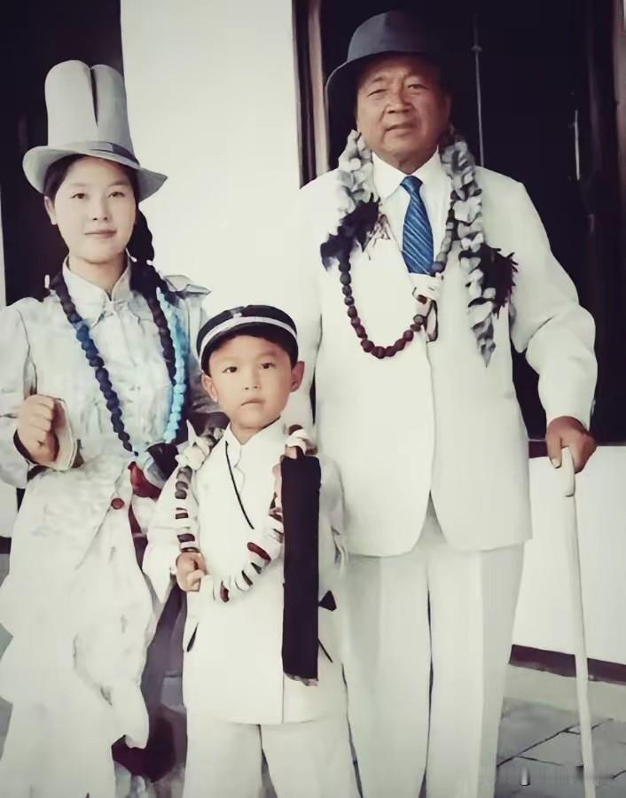 相差二十岁的革命夫妻！1928年杨虎城定下终身，危急时刻力保地下党火种
 
民国