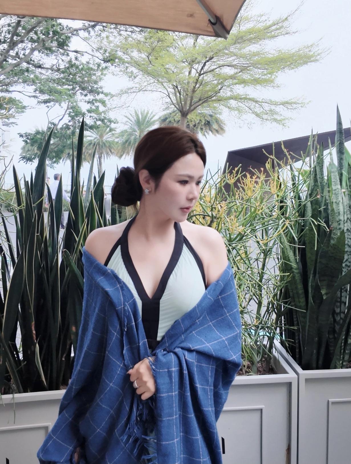 豁达乐观的女人自带正能量，无论遇到啥挑战都积极面对，能感染身边人。
品味与修养方