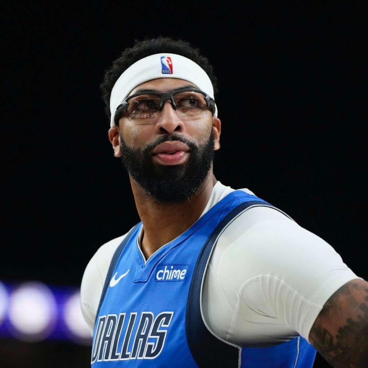 今天依旧没得打，消息说独行侠接下来会和浓眉团队商讨是否会在赛季中寻求交易 