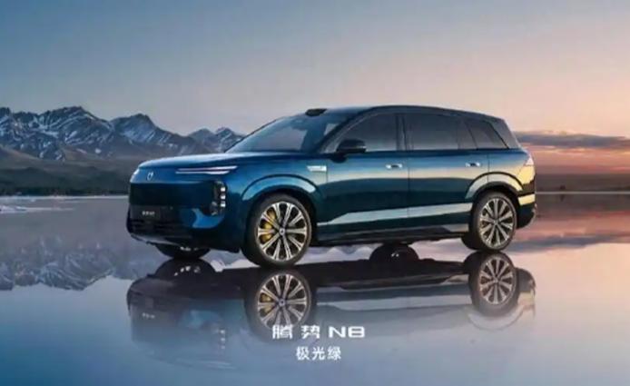 腾势N8发布，科技新境宽五座SUV，纯电突破1000公里，搭载智驾！

    