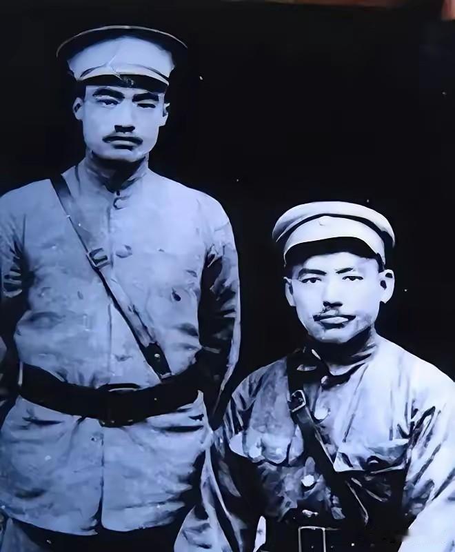 1944年，马步青被免去职务后，来到河州老家去探望自己的叔叔马麟，二人见面后，马