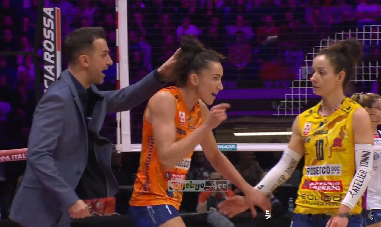 加比今晚打疯了，意大利杯最高分，不是朱婷，也不是哈克，MVP又发给了她[呲牙]