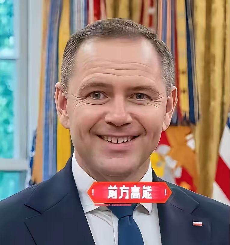 就在刚刚
波兰强硬表态

波兰总统纳夫罗茨基签署决议，同意北约成员国军队驻扎波兰