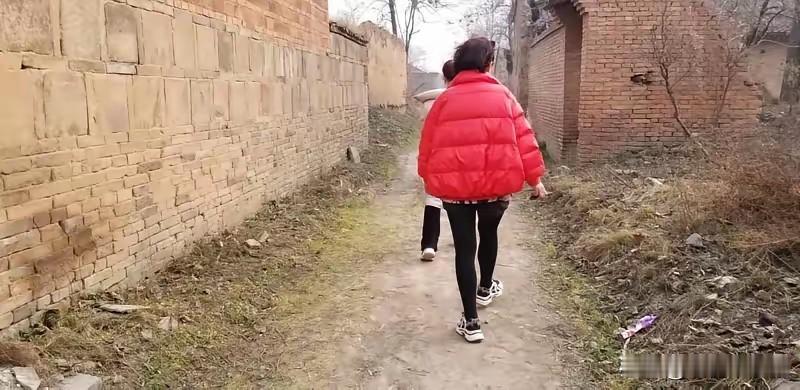 61岁的娘家妈在我家住了15年，190万拆迁款全给了她两个儿子，我一招就让她当场