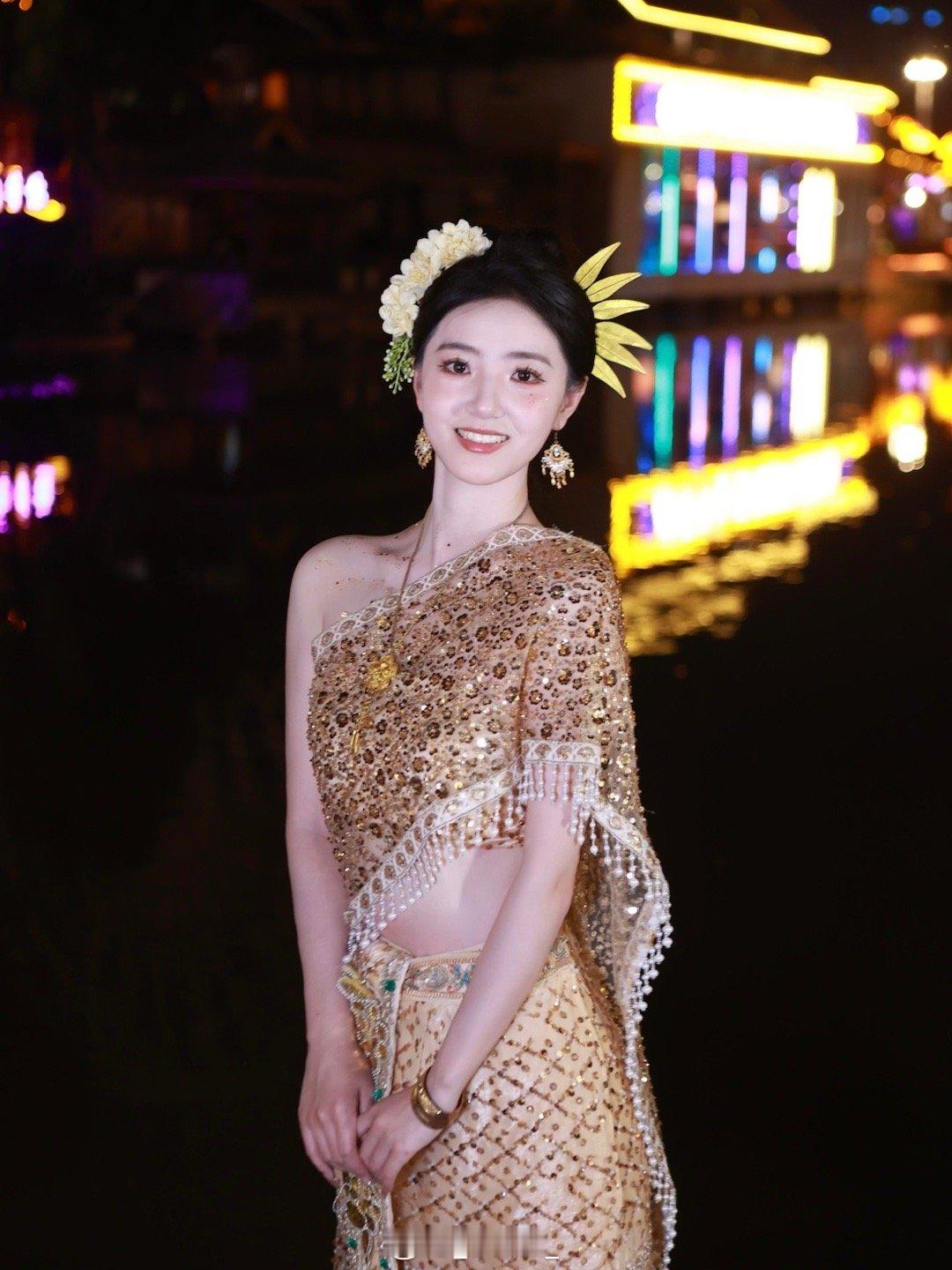《重生之 我在版纳当快乐王妃》👸  ​​​