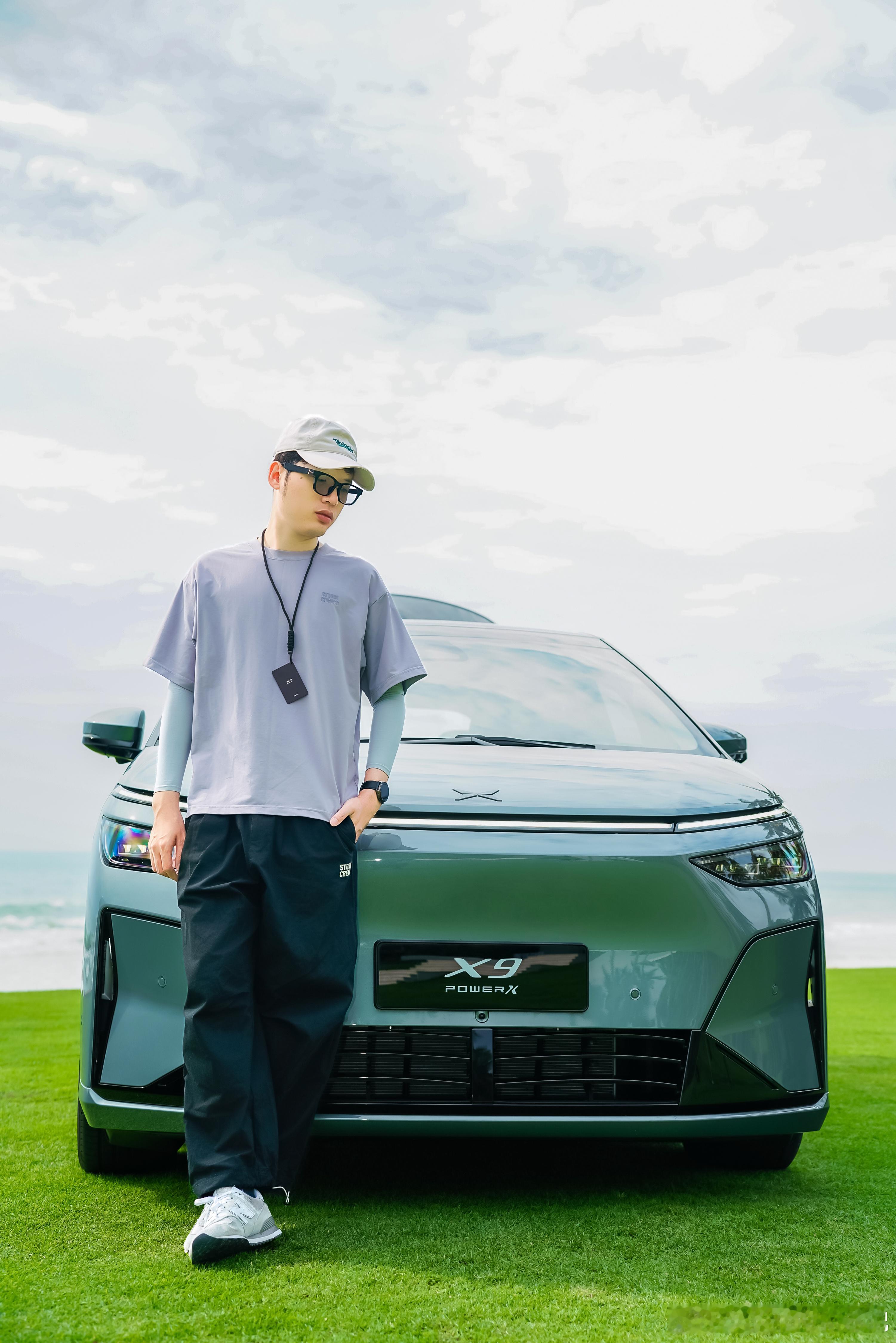 鹏厂打响「反攻增程」的第一枪​2025年的超级增程，它和前辈的差异，​不止大电池