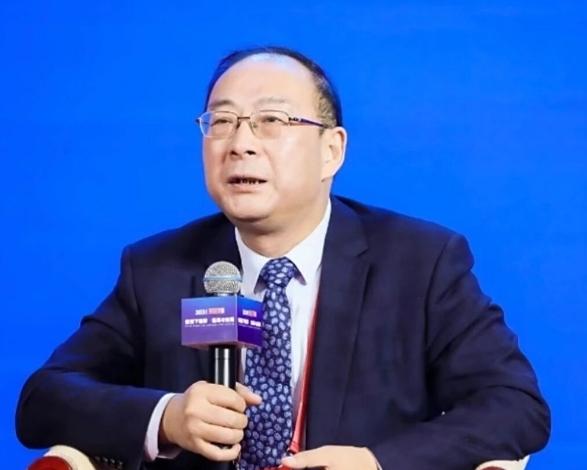 大国不狠，地位不稳！道理太透彻。
 
金灿荣教授的一番话直接点透：大国不狠，没人