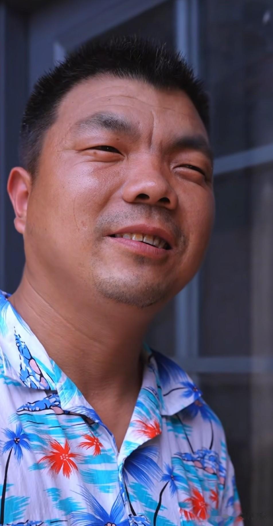 宁宁现在条件好了，体型日见圆润