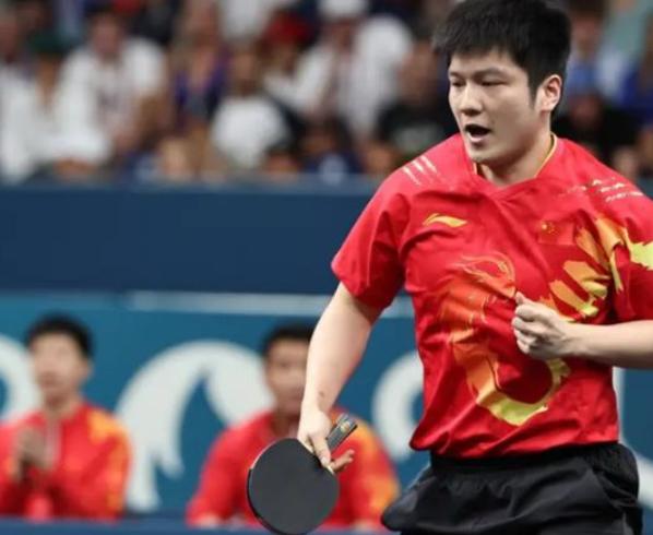 樊振东霸气回怼！韩国小将林钟勋怒吼庆祝反被打脸，国乒3-0横扫晋级四强！
这场比