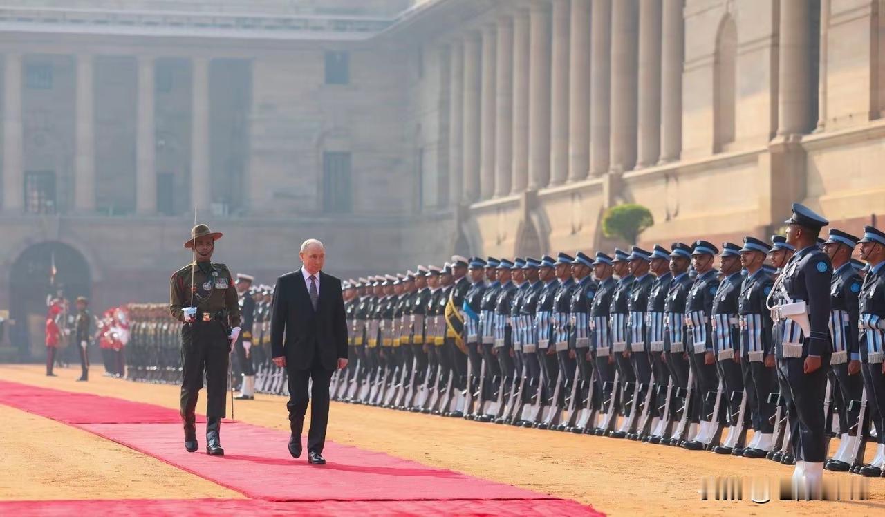 2. 莫迪展示普京到访印度总统府照片 称其对印俄关系贡献大：莫迪12月5日发文展