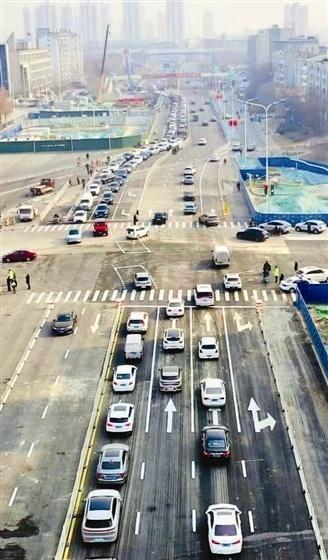 【天津地铁8号线中北站导行完成】便民服务昨日，地铁8号线中北站三期交通导行三期完