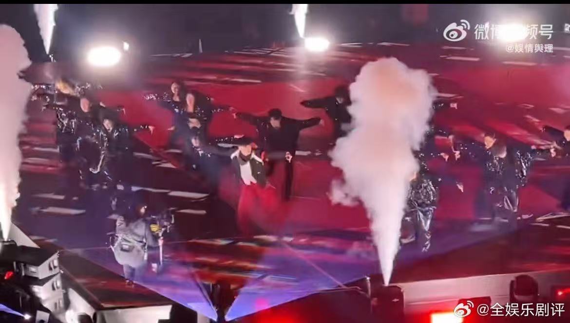 张艺兴[超话]   张艺兴sheep真的可以再打一百年   张艺兴郑州演唱会  