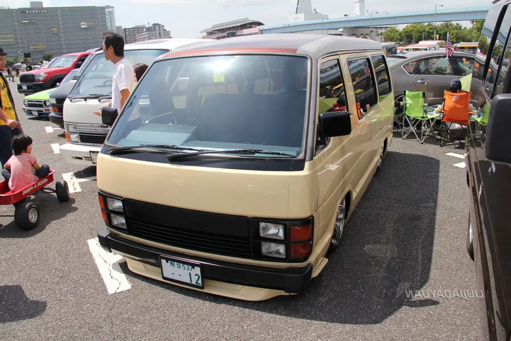 记忆里它们都是面包车？。