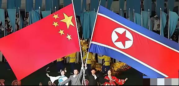 朝鲜这份情义，14亿中国人一直记在心里！西方智库这次看得很明白，一旦周边有事，朝