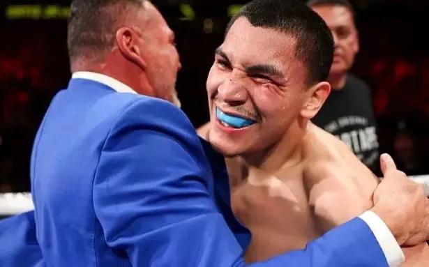 小奥提兹：我随都可以打，恩尼斯，小斯彭斯，克劳福德！我都来者不拒！
WBC超次中