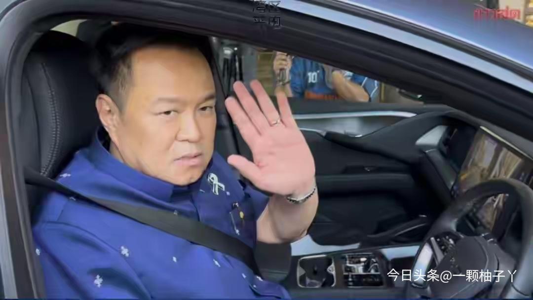 泰国新内阁3月31日正式官宣，阿努廷身兼总理+内政部长，把地方和行政实权攥得稳稳