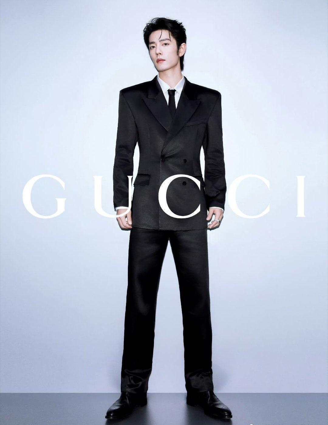 肖战超话  全球只有一个男人可以一天两套Gucci2027超超季首穿，他就是Gu