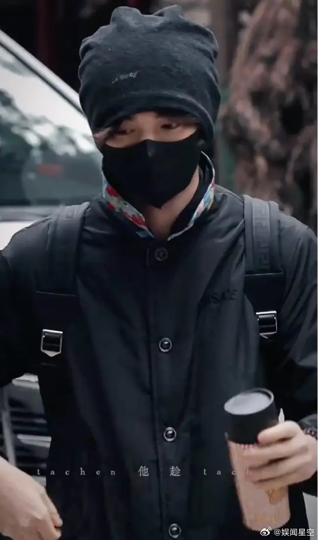 丁禹兮和虞书欣走相同的路线了！《司宫令》开机3天，丁禹兮换了3套不同造型的服装，