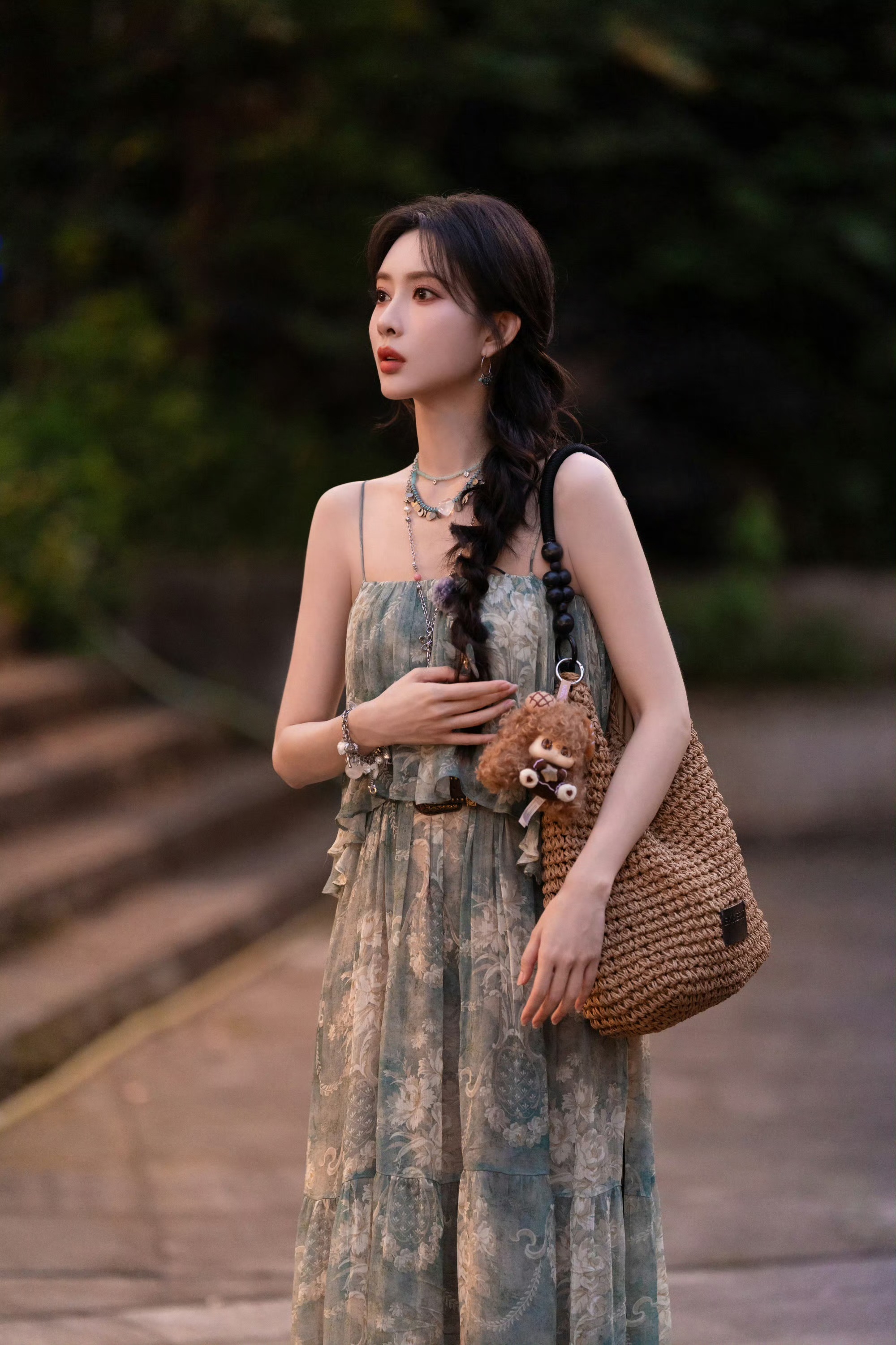 孟子义真人版换装游戏孟子义见面会邮轮抽奖这场见面会亮点多到数不过来！真人换装互动