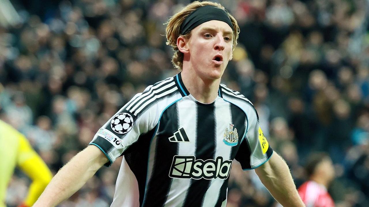 英媒报道，拜仁已将登列为转会目标，并愿意为这位边锋支付高昂的转会费。
据了解，拜