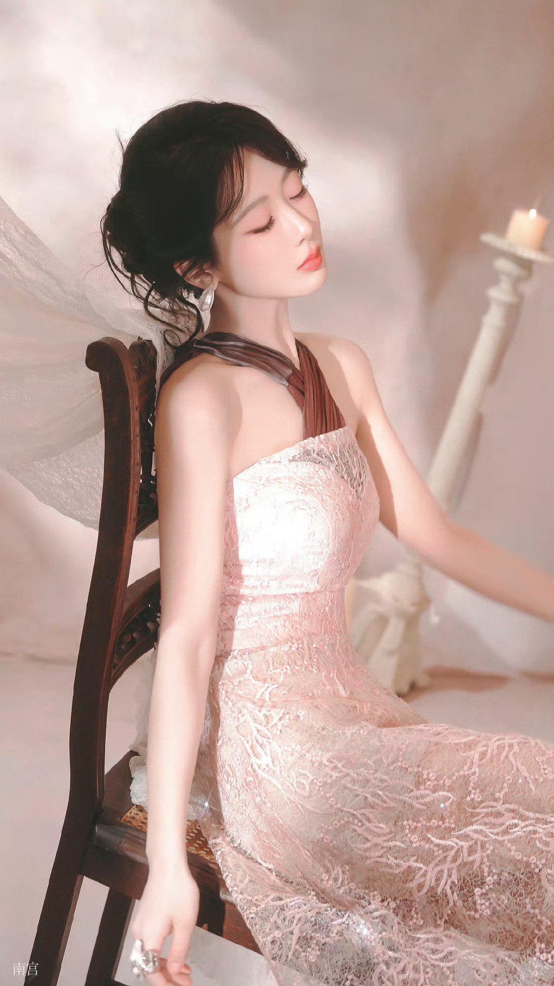 杨紫   yz杨紫何惟芳 yz 杨紫国色芳华浪漫温柔有无数种，你便是其中之一。【