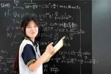 17岁中专女生拿下全球数学竞赛第12名，这也太了不起了吧？你们知道她的对手都是谁